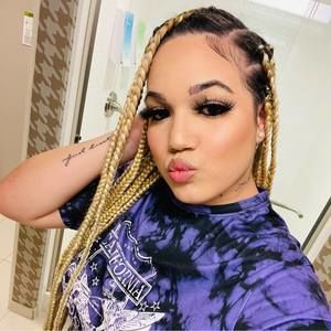 Meet your Posher, Thalia